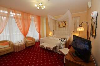 Гостиница Березки Чебоксары Улучшенный номер с кроватью размера &quot;king-size&quot;-4